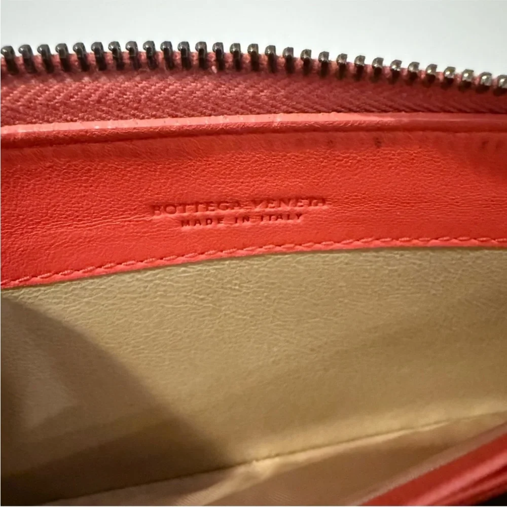 EUC-Bottega Veneta Coral Intrecciato Leather Long Wallet